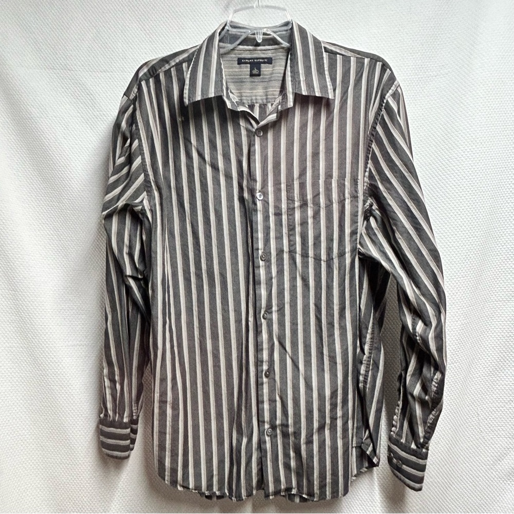 Banana Republic Gray Casual Button Down Shirt Large